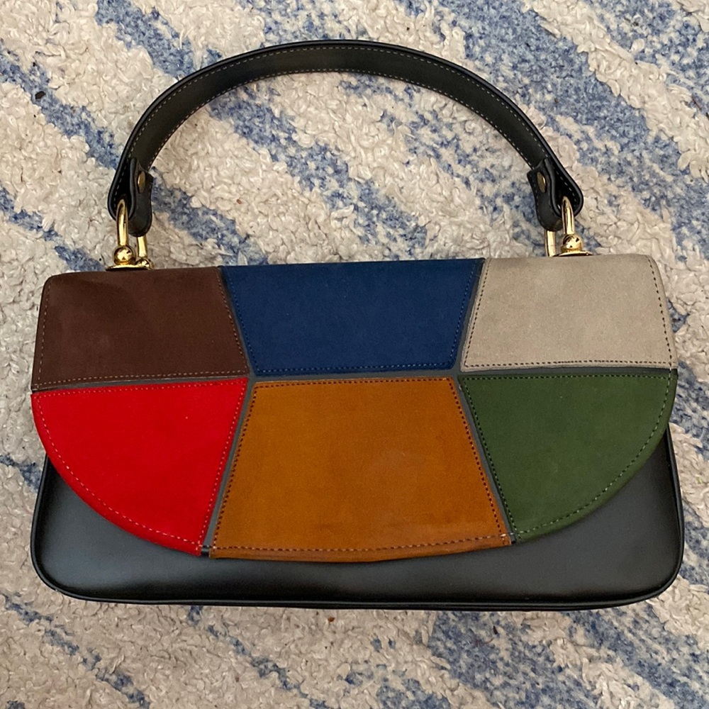 An Air Step vintage top handle purse. Great minimally used condition.